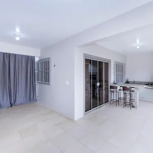 Casa A 80m Da Сasa de vacaciones Bombinhas
